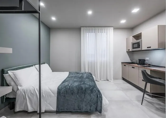 Borgo Degli Ulivi アパートホテル 4*